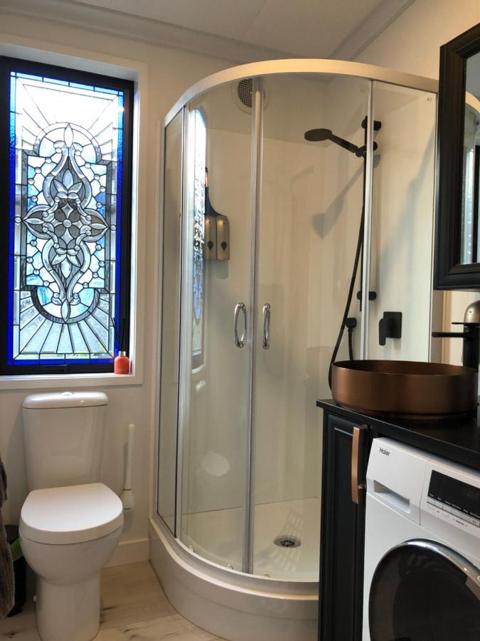Tiny Home Luxury Farm Escape New Plymouth Egmont Village Bagian luar foto