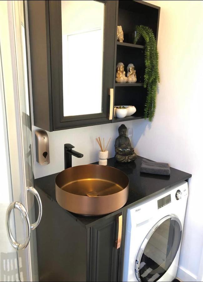 Tiny Home Luxury Farm Escape New Plymouth Egmont Village Bagian luar foto